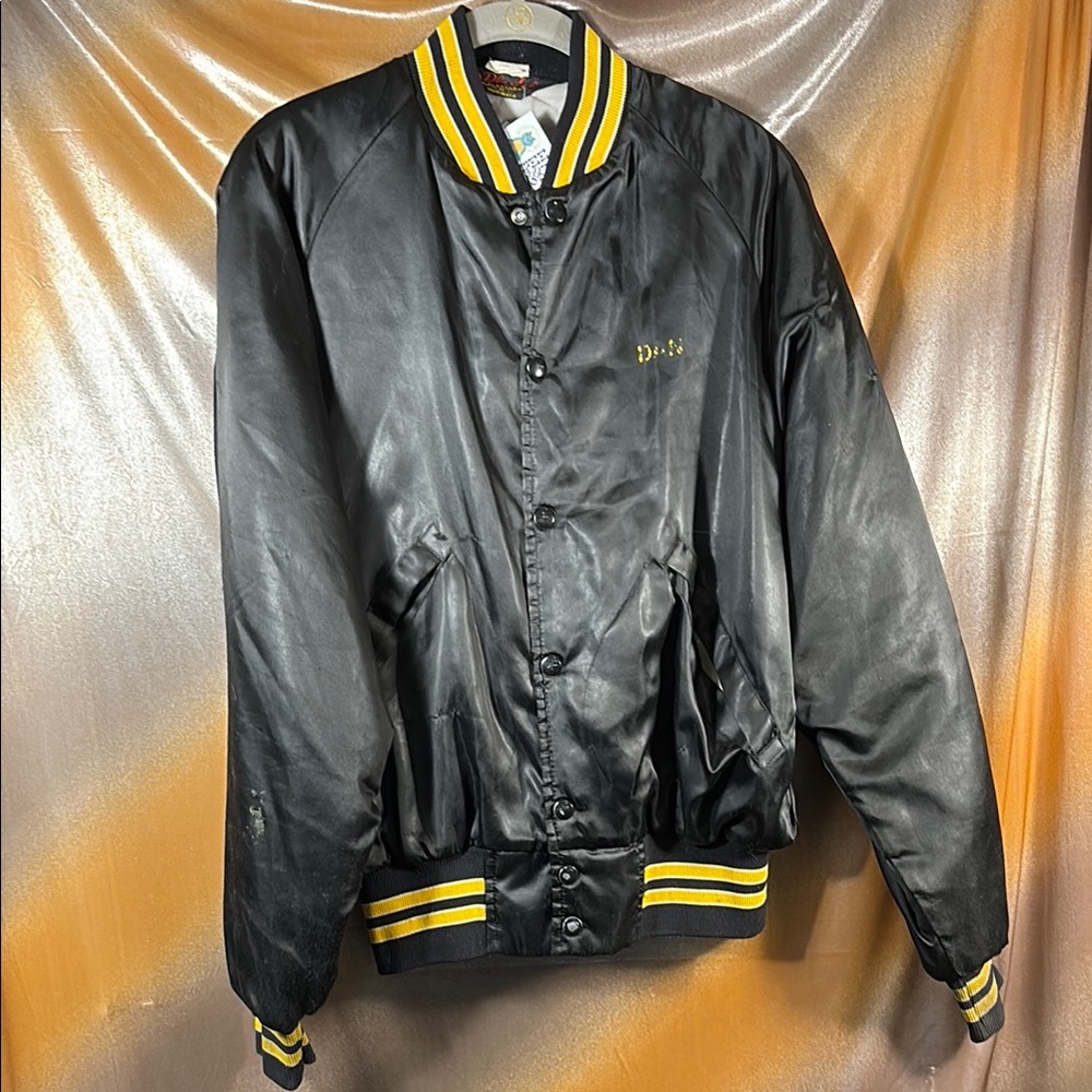 Vintage Black River Quarry satin Black Varsity Jacket‎ Yellow Accents Bag b56